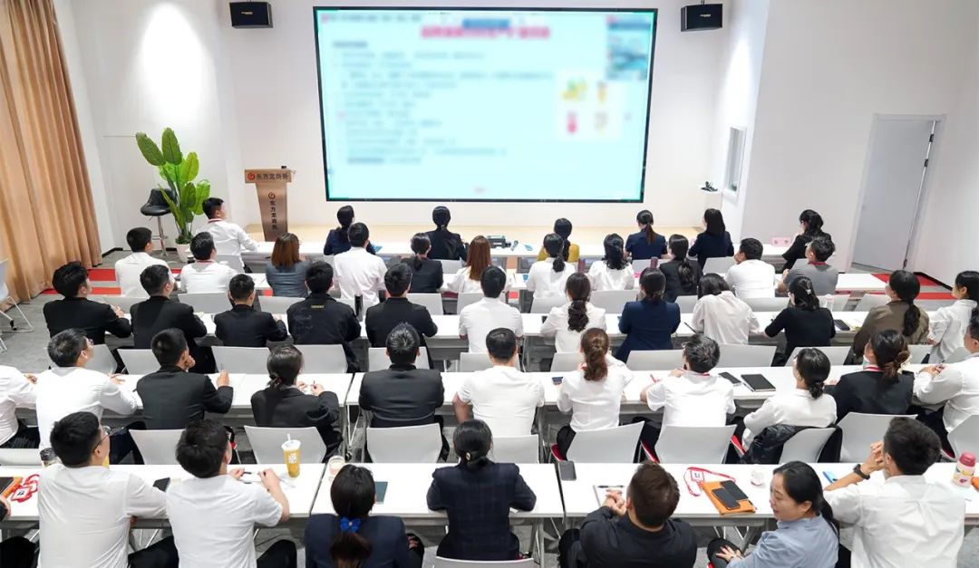 集團(tuán)項(xiàng)目開(kāi)發(fā)工作全面提速提質(zhì)提效！6月中旬，集團(tuán)共38個(gè)優(yōu)質(zhì)投資選址項(xiàng)目通過(guò)評(píng)估